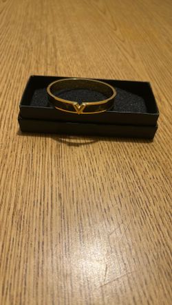 Gold Tone Bracelet 