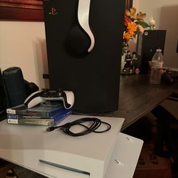 PlayStation W/ accessories 
