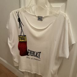 WOMENS EVERLAST SHIRT——NEW—-M/L