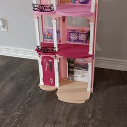 Dollhouse For Barbies 