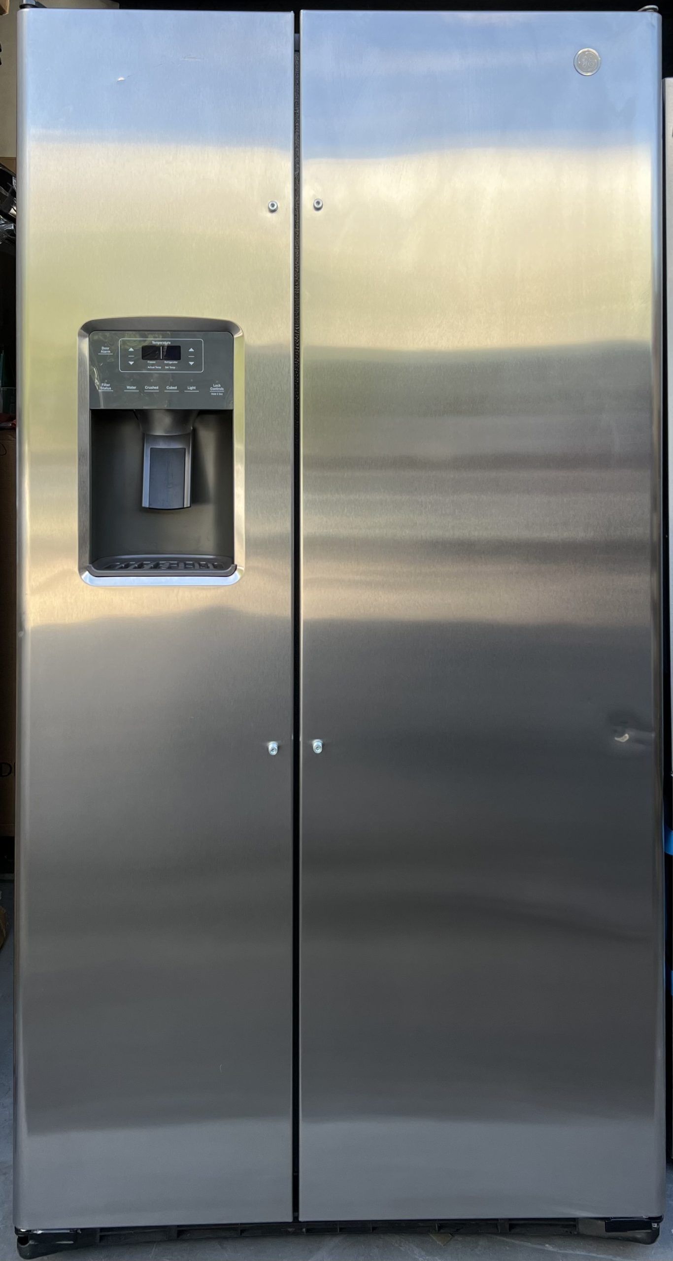 GE Refrigerator Side-by-Side GZS22DSJSS 00603 .
