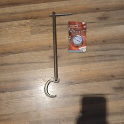 Large Oil Filter Wrench Also Air Gauge HUSKY 10$