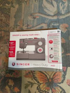 Singer Heavy Duty 4432 Sewing Machine comes with a tool kit
