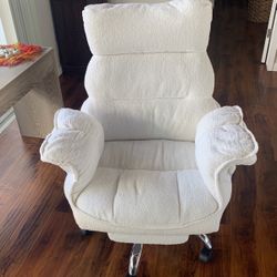 White Soft Cloth Chair