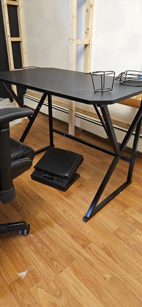 Gaming/multi Use Desk & Chair