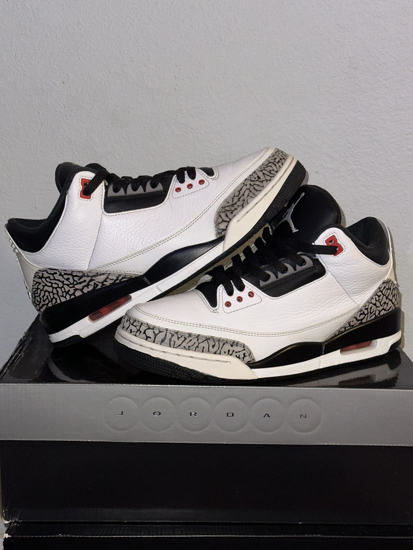 Air Jordan 3 "Infrared" Size 9.5