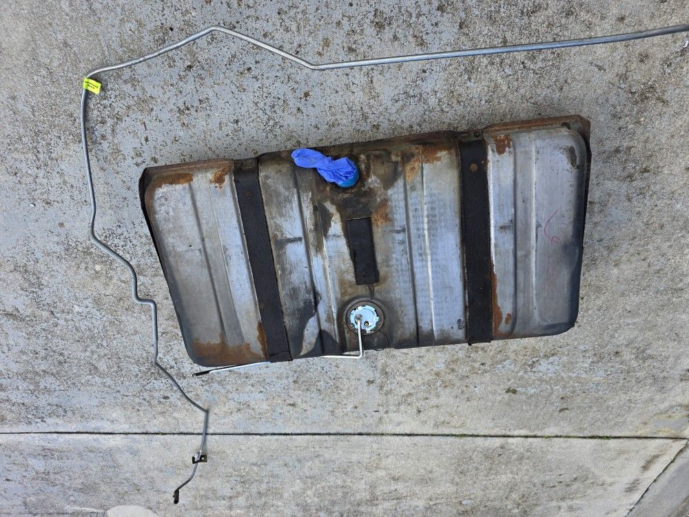 1968 Chevy Camaro Gas tank and line