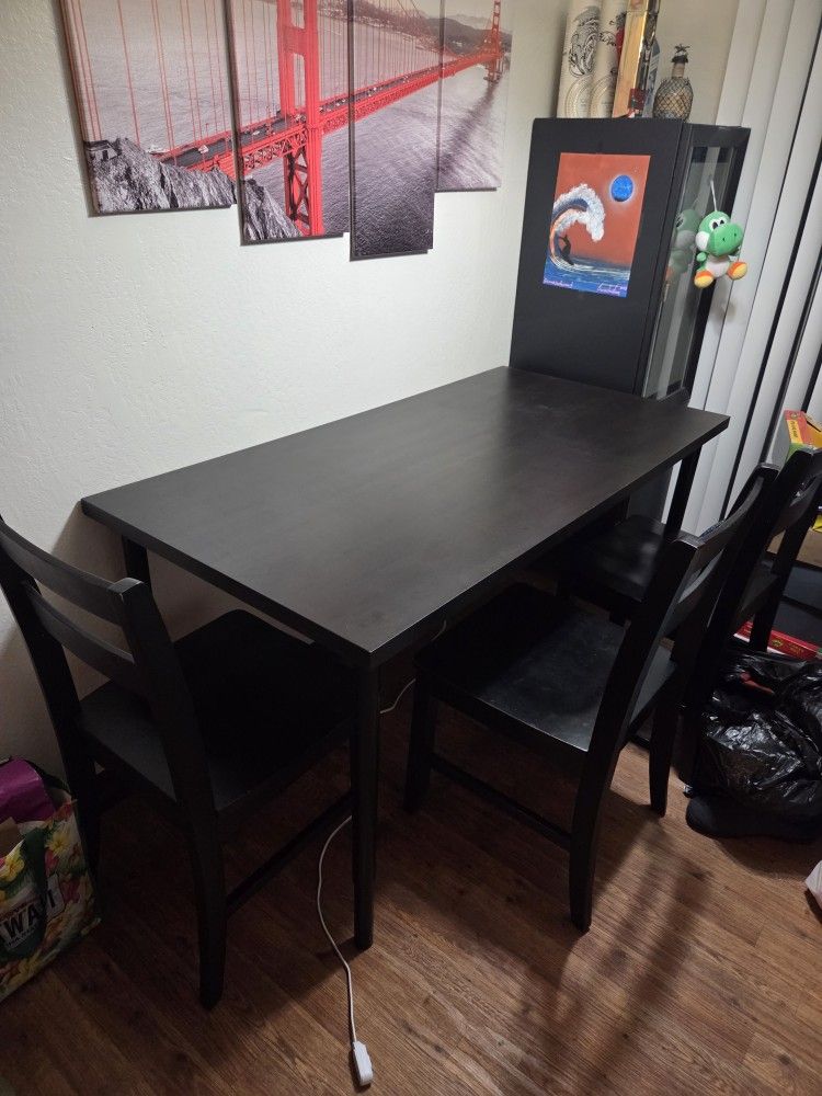 Dining Table w/ 4 Chairs