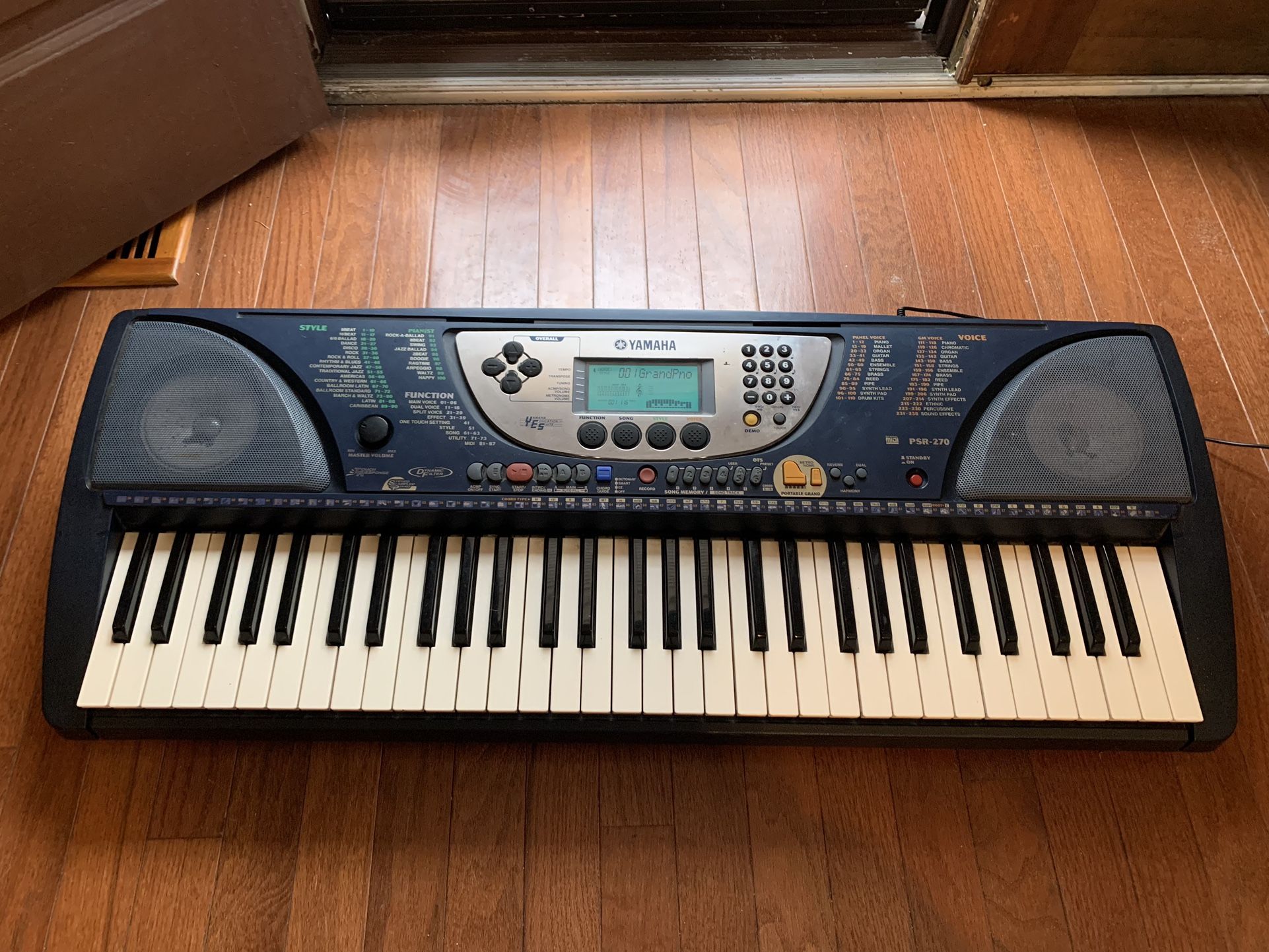 Yamaha PSR-270 Electronic Keyboard Piano +