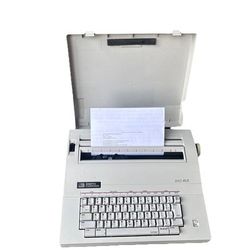 Smith Corona 240 DLE Portable Electric Typewriter with Cover *Tested Works*