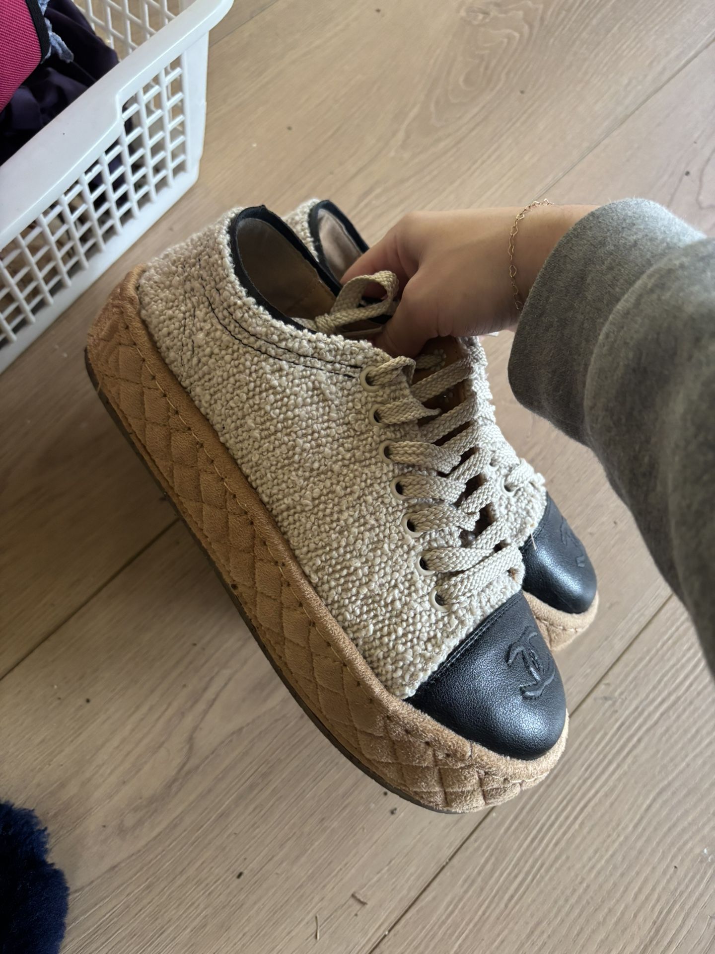 LOW PRICE MOVING- $1450 + TAX RETAIL CHAN EL PLATFORMS