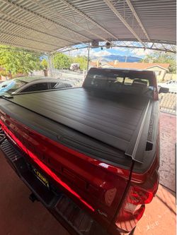 Tonneau cover for chevy our gmc