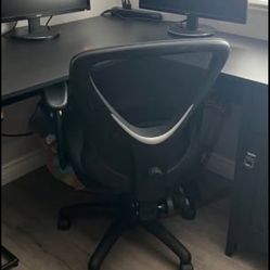 Office Chair - Like New 