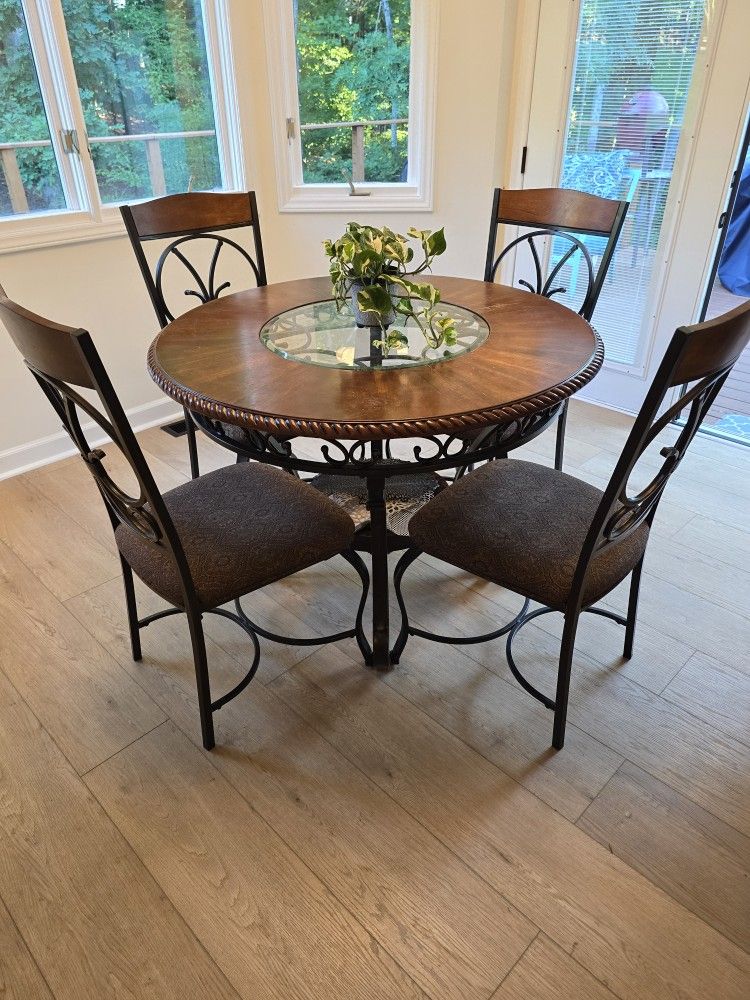 Circular Dining Breakfast Table