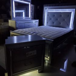 New 4 Piece Silver Bedroom Set With LED Lights, Chrome, Acrylic Handles.  Free Delivery!