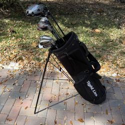 Mens Adams Golf Hybrid golf club set. Complete right handed set with golf bag