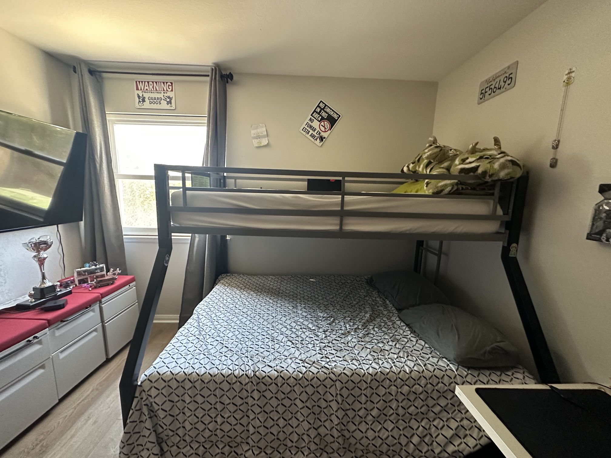 Metal Bunk beds
