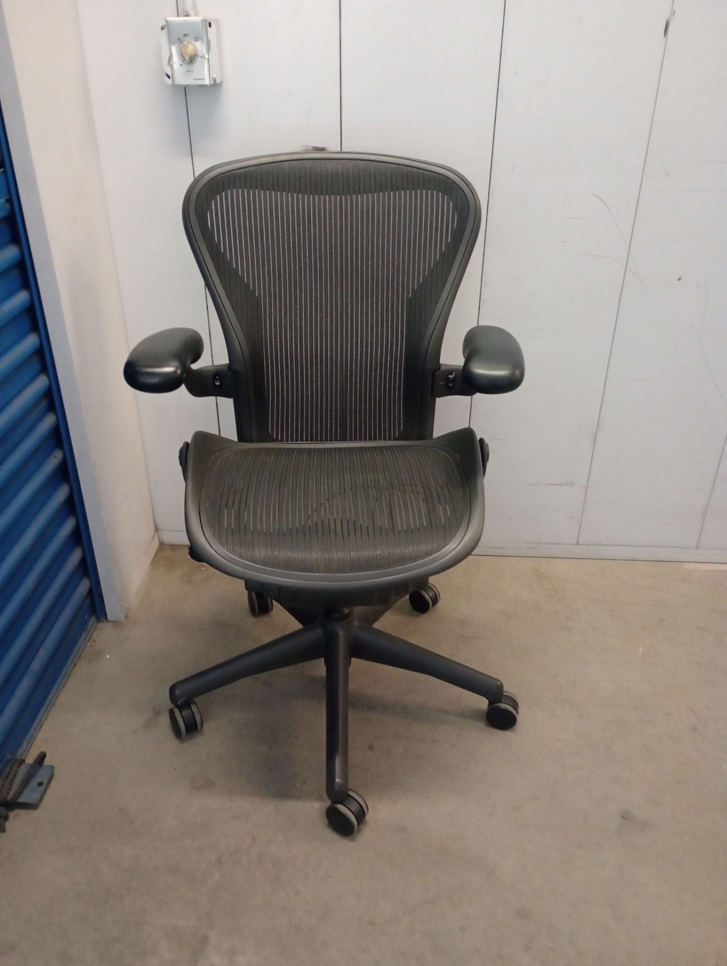 Herman Miller aeron tip B 380