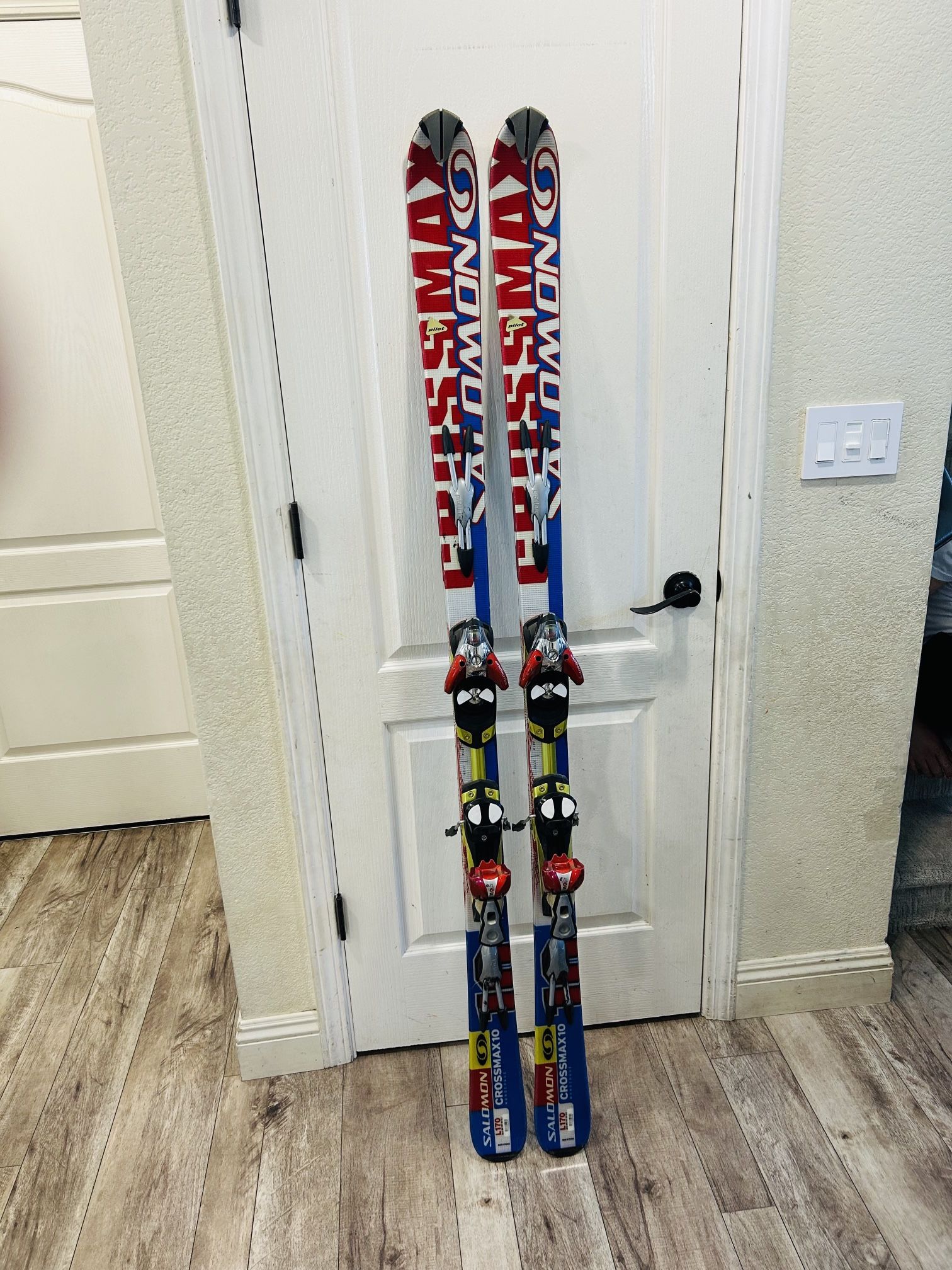 SALOMON SKIS WITH BINDINGS 170cm