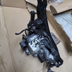 2004-2009 Toyota Prius Hybrid ABS pump brake booster