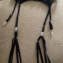 women’s size large garter belt - new $5 in 33328