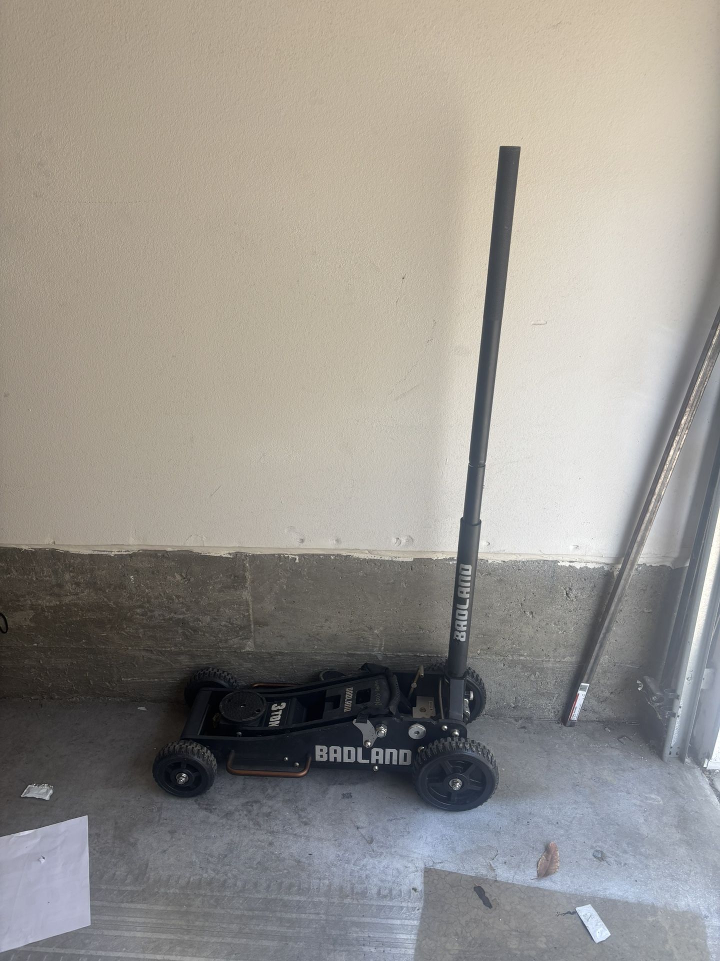 Badland Floor Jack