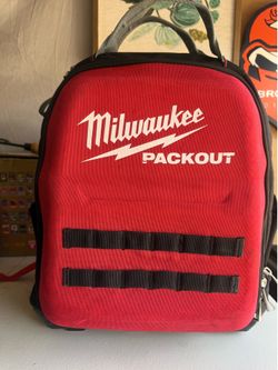 Milwaukee pack out backpack