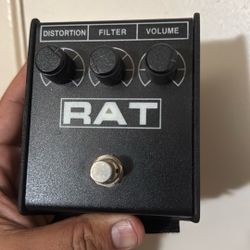 Rat  Distortion Pedal (lid for battery lost, on the back bottom)