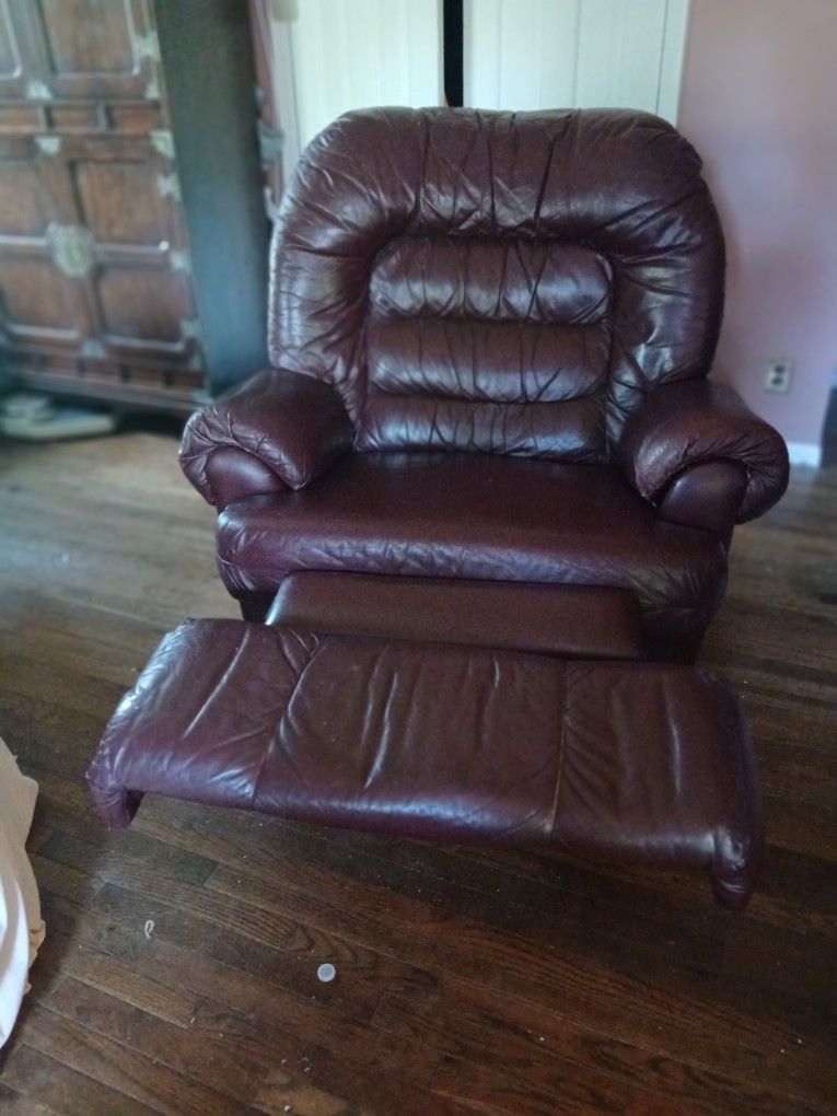 Oversize Big Person Lazy Boy style Lounge Reclinert