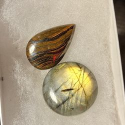 Wow 🤩  !! Tiger Iron + Labradorite cabochon large gem stones  !