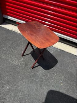 EATING FOLDING TABLE