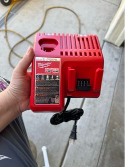 Milwaukee M12/M18 Rapid Charger