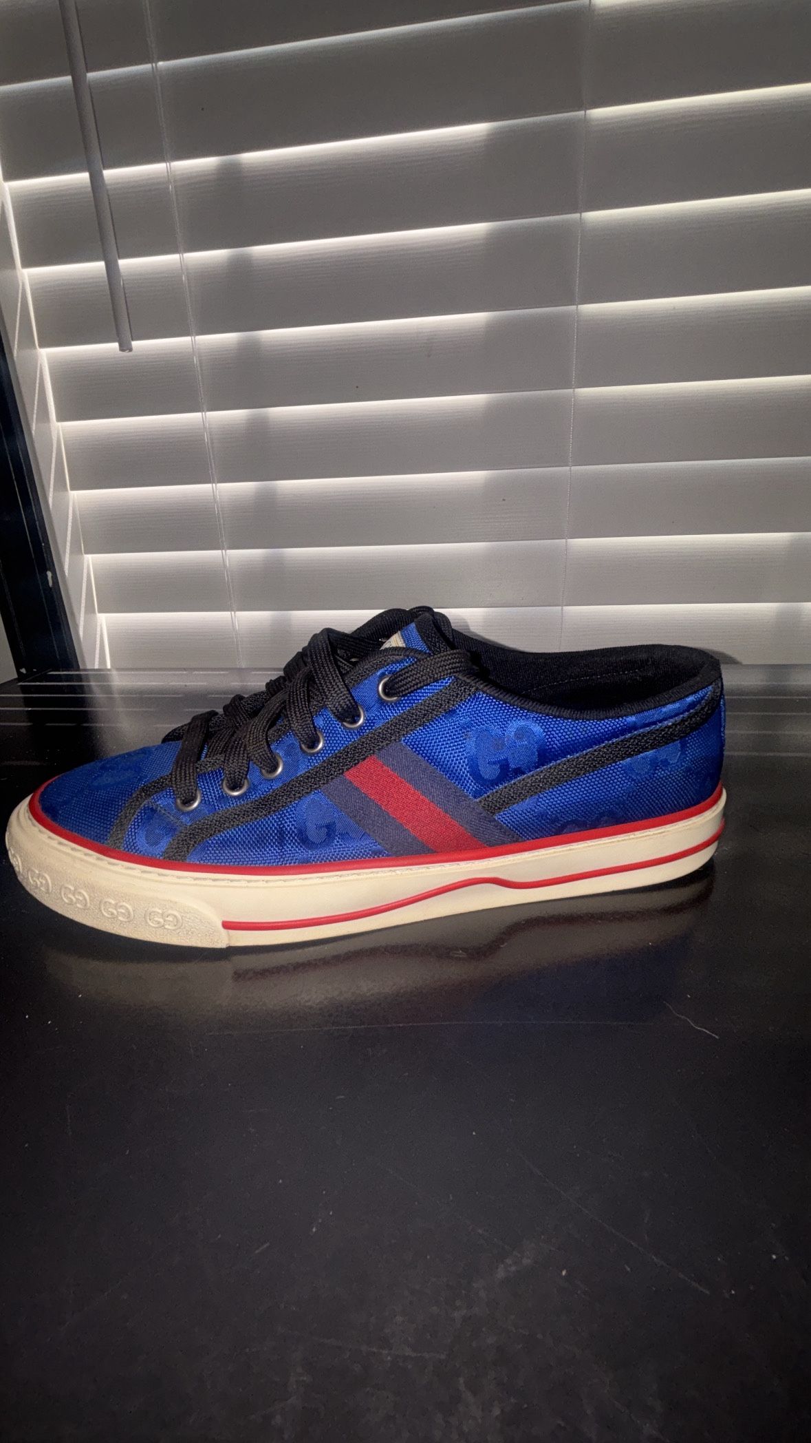 Selling These Gucci Shoes For 200 For The Low Lmk Size 6