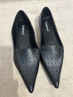Ladies Flats Pointy Black Shoes Size 8 1/2 (New)