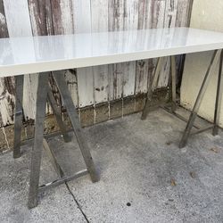 White Enamel Contemporary Table