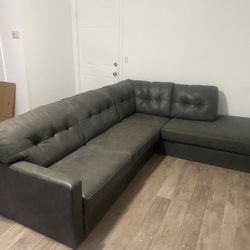 Sectional Couches 