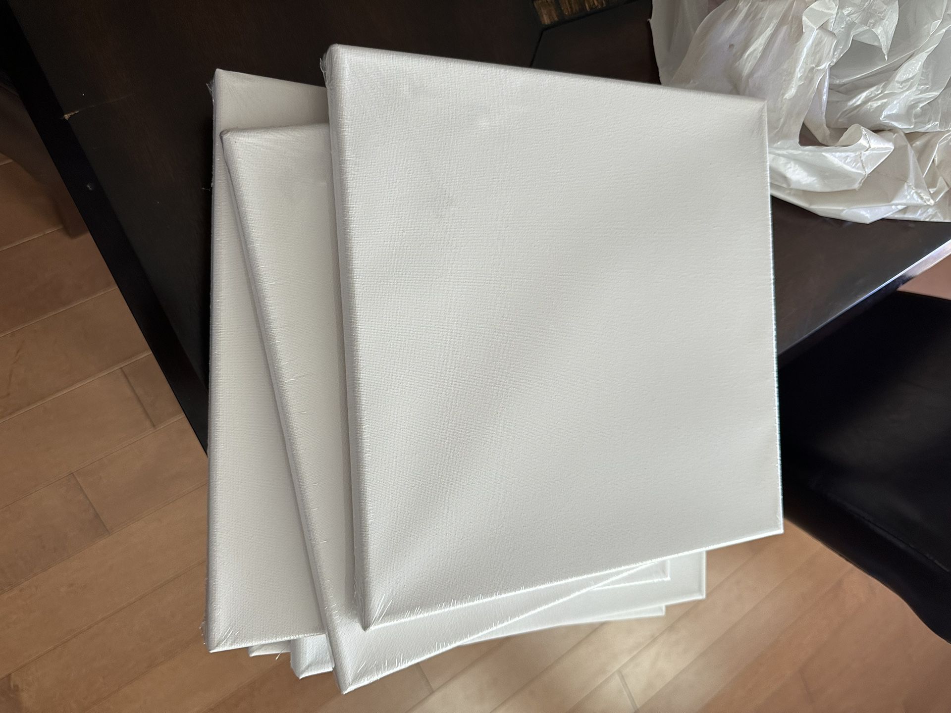 Canvas Painting Frames - in plastic 