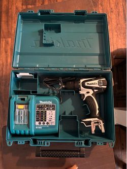 Makita White 1/2 “ Hammer Drill Kit w/ charger and case.