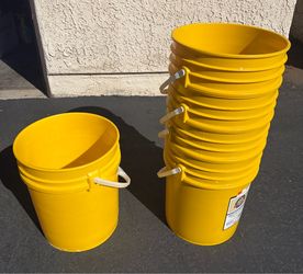 5 GALLON YELLOW BUCKETS