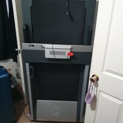 Sunny Health and FITNESS  Treadmill Foldable 