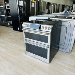 NEW Café™ 30" Smart Slide-In, Front-Control, Radiant and Convection Double-Oven Range CES750P2MS1