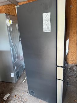 Cafe counter depth fridge
