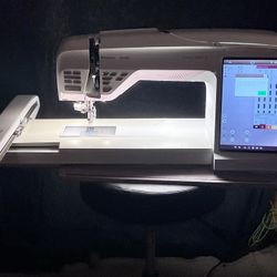 Viking. Epic 2  Embrodery Sewing Machine
