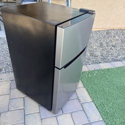 Mini Fridge With Freezer