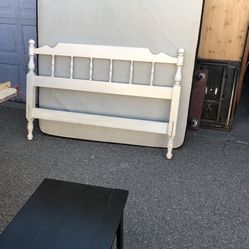 🌿FULL SIZE BED HEADBOARD AND METAL RAIL FRAME🌿