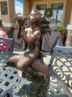Statue