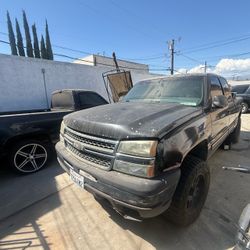 2001 Silverado whit 2005 front in