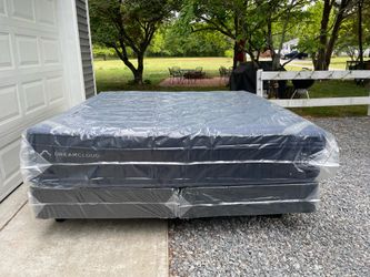 DreamCloud Luxe King Mattress