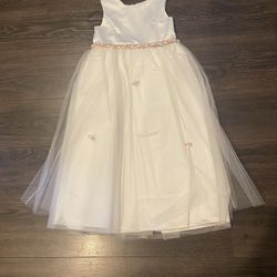Beautiful Brand New Girls Size 8 Tulle Dress. Great for parties, weddings etc etc