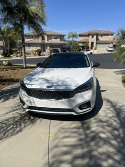 2017 KIA Cadenza